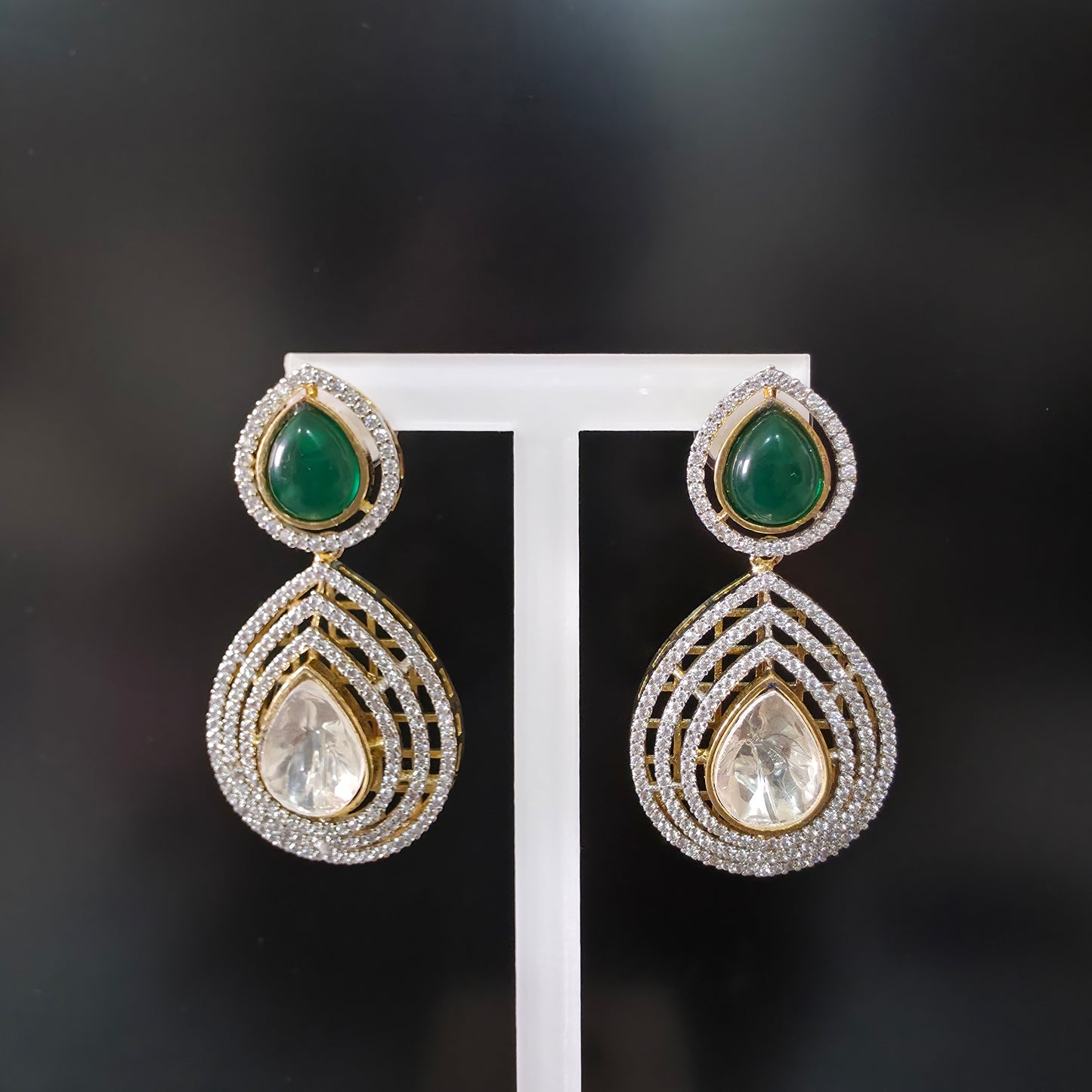 WHITE VICTORIAN AD DROP KUNDAN WITH GOLD PLATED STUD EARRING