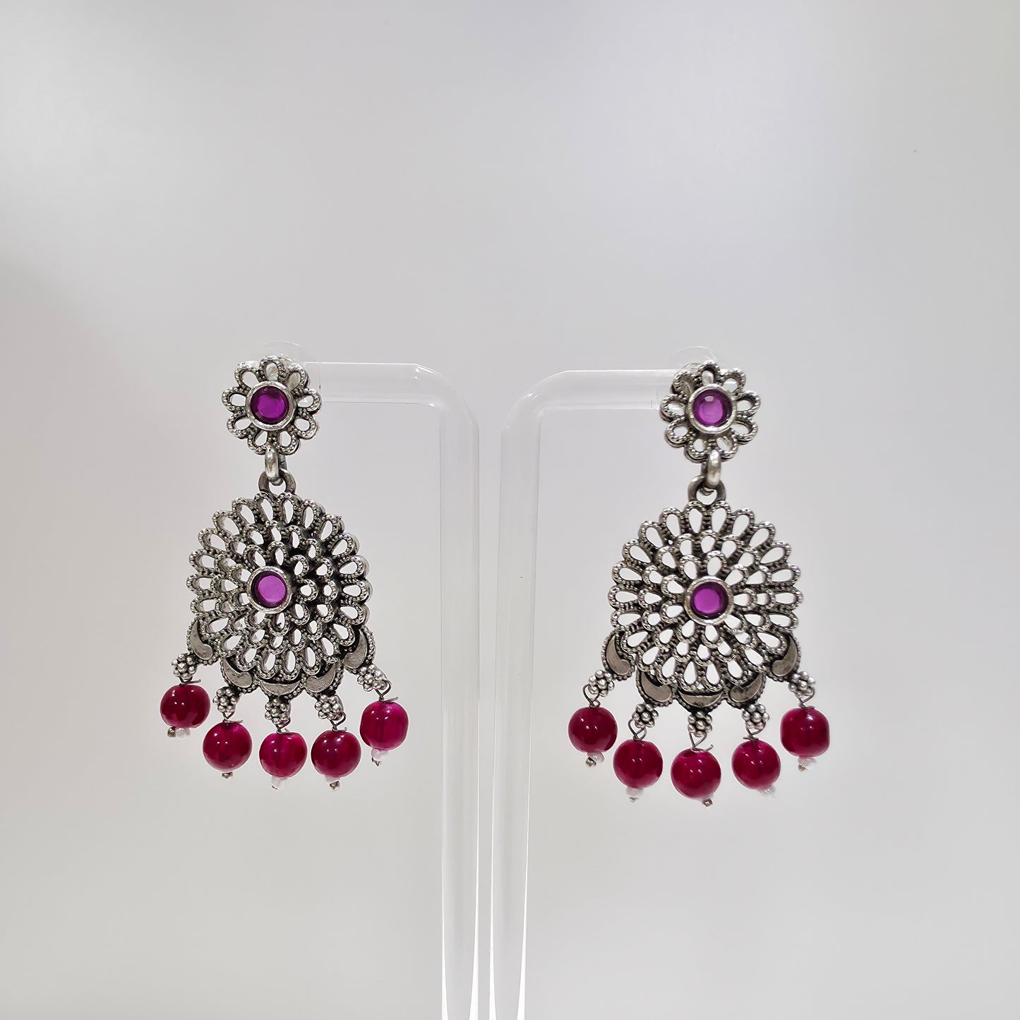 MAROON FOAM FLOWER DUAL TONE OXIDISED SILVER CHOKER SET