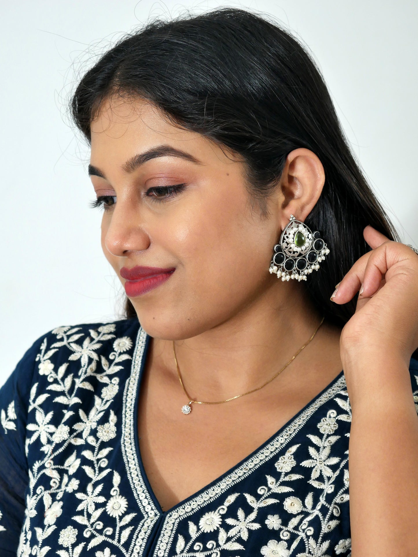 MONALISA STONE OXIDISED STUD EARRING