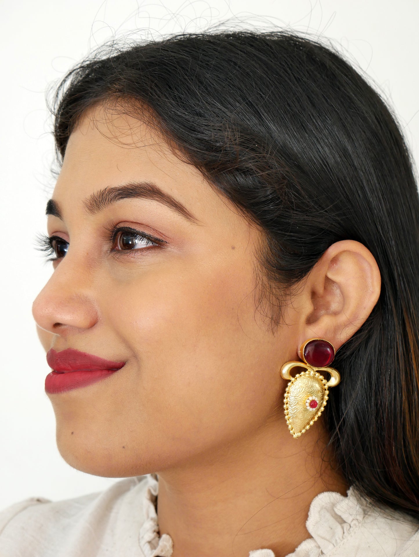AARVI MONALISA STONE DROP EARRING