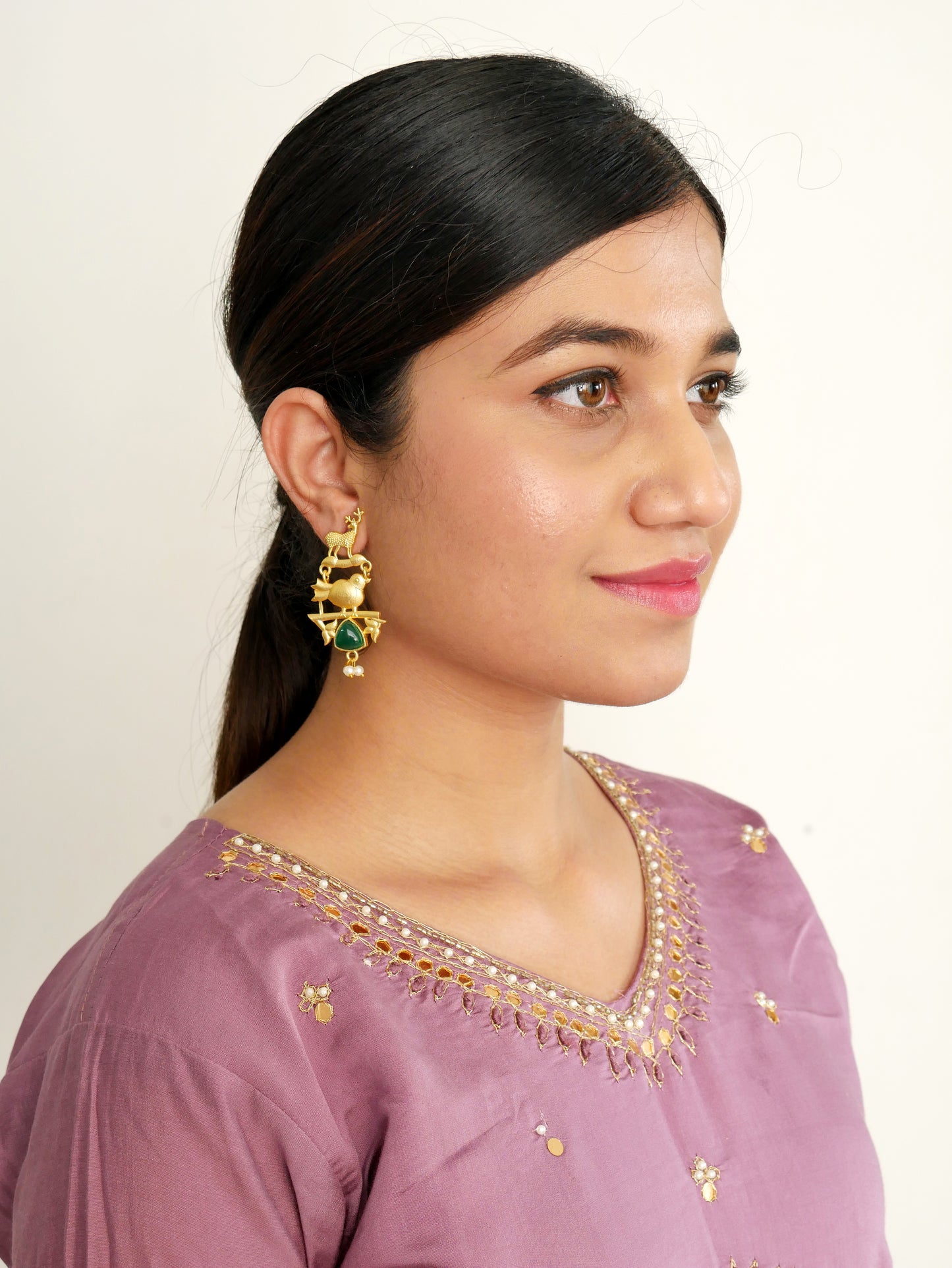 VANARASA ANTIQUE GOLDEN BRASS EARRING