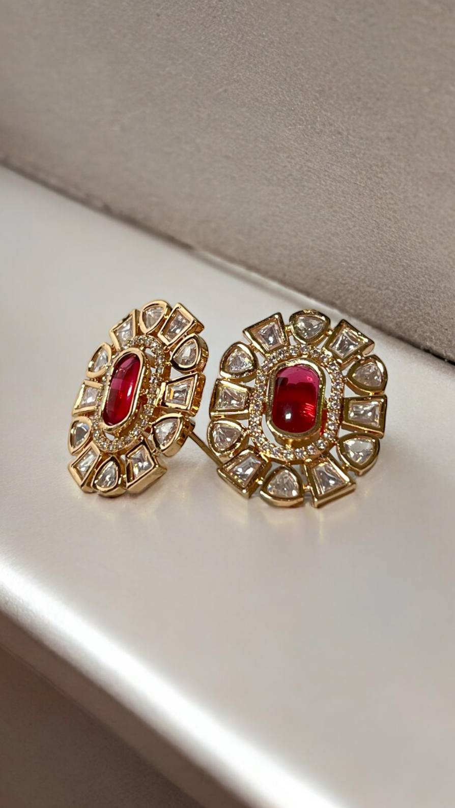 CLASSIC OVAL DESIGNER POLKI STUD EARRING