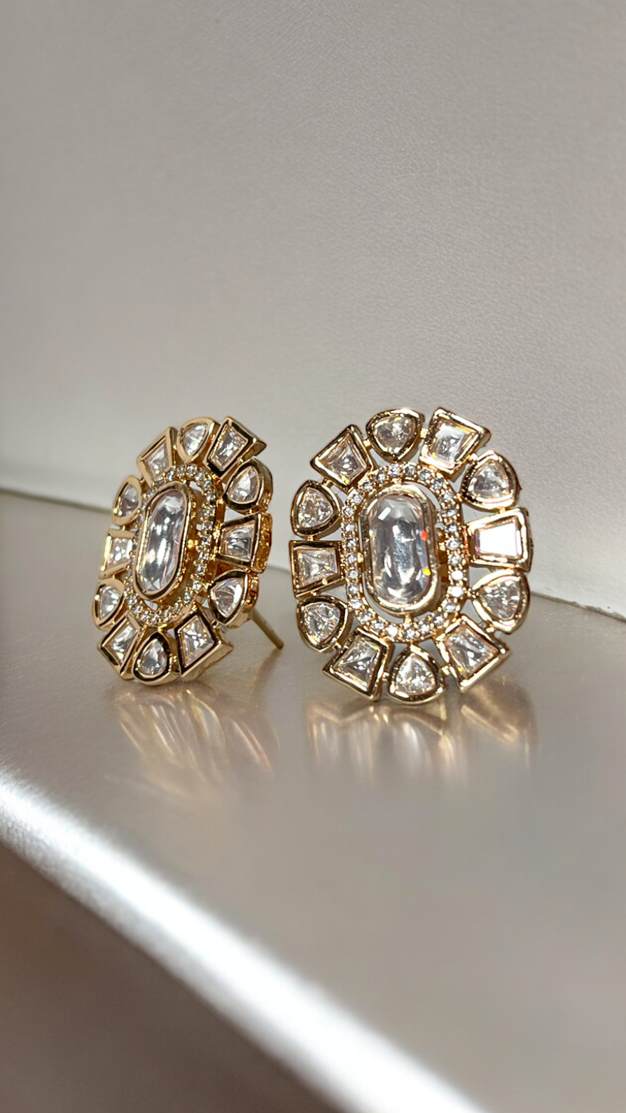 CLASSIC OVAL DESIGNER POLKI STUD EARRING
