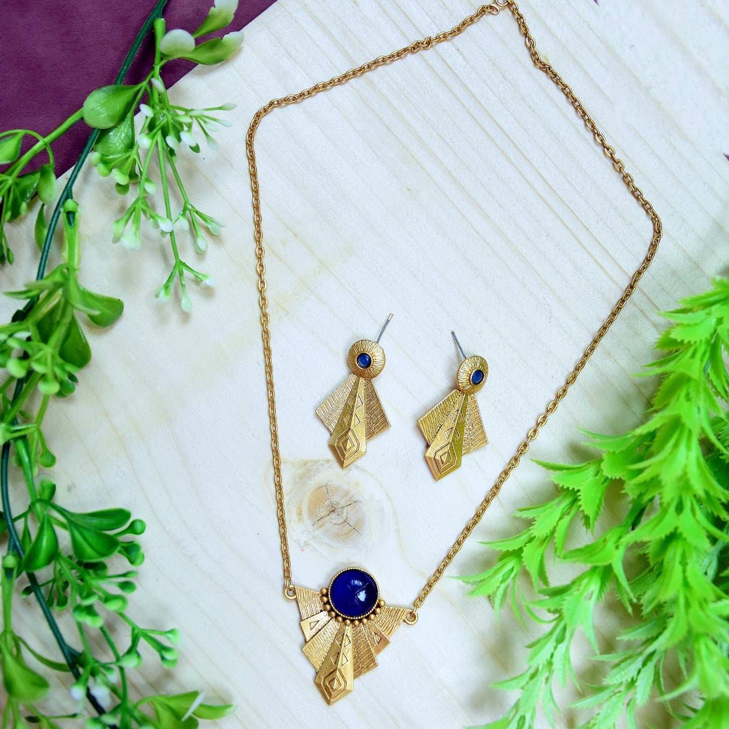 KHUSHI MAT GOLD NAVY BLUE STONE CHAIN NECKLASE SET