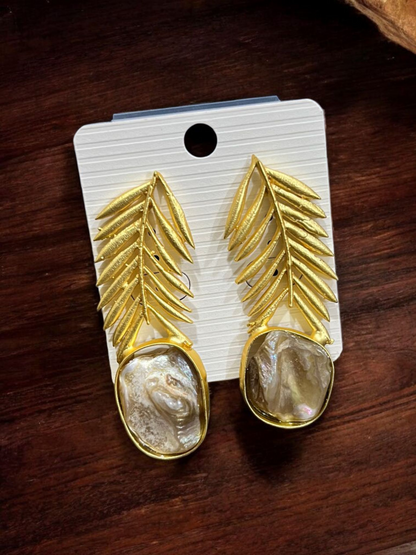 AURELIA PALM PEARL DROP EARRING