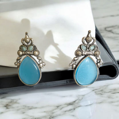 VINTAGE MONALISA STONE DROP EARRING