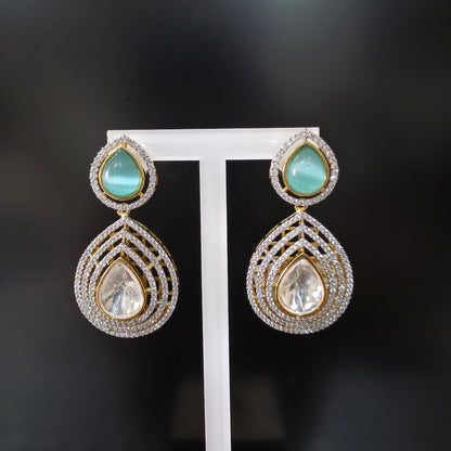 WHITE VICTORIAN AD DROP KUNDAN WITH GOLD PLATED STUD EARRING