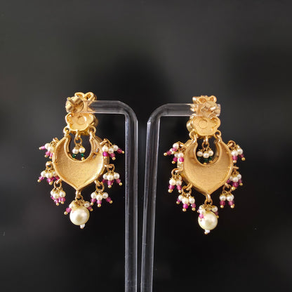 GOLD PLATED JADAU KUNDAN WITH PEARL DROP CHANDBAALI