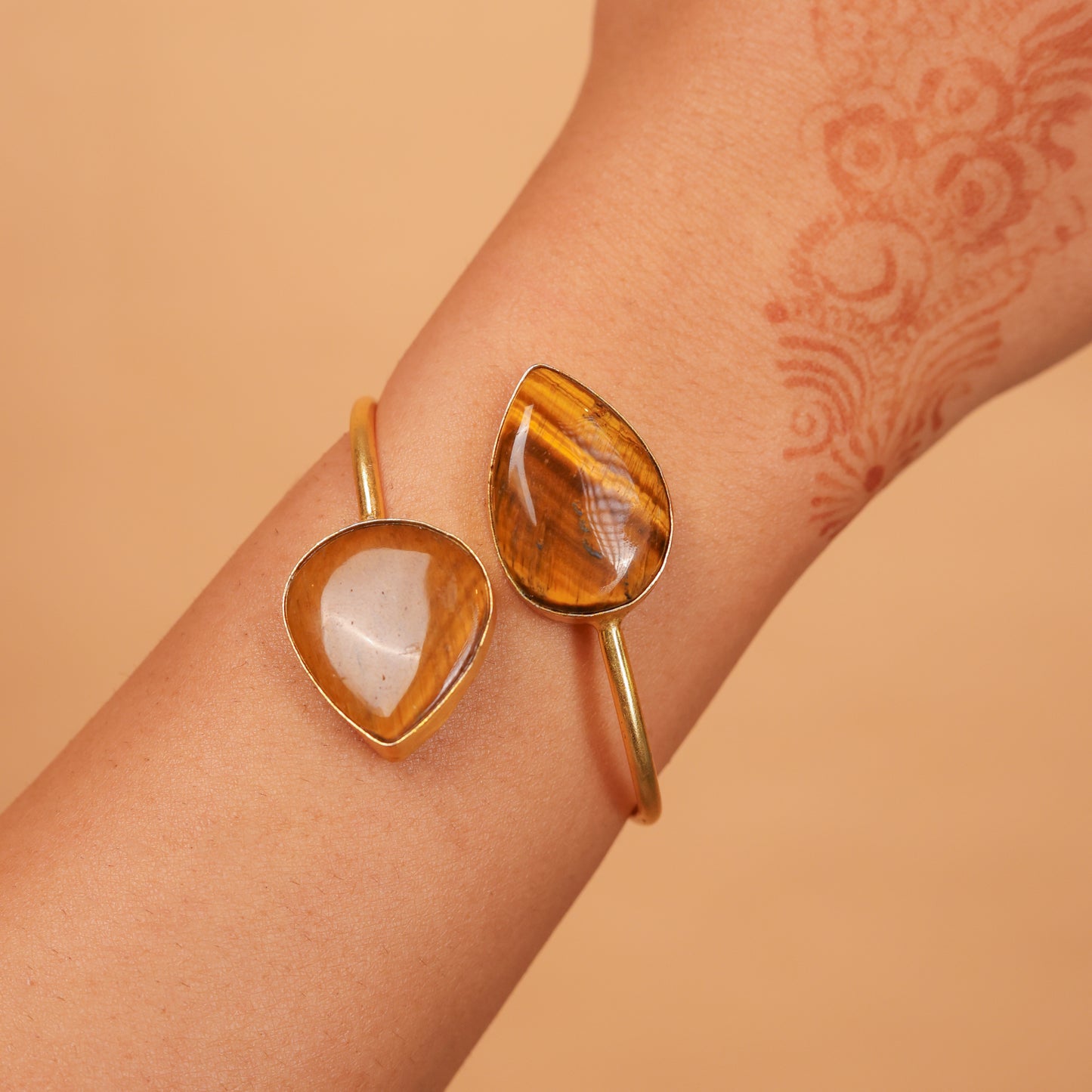 TIGER EYE GOLD PLATED BRASS HANDCUFF