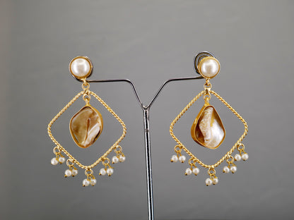 RAW MOP GOLDEN BRASS PEARL DANGLER